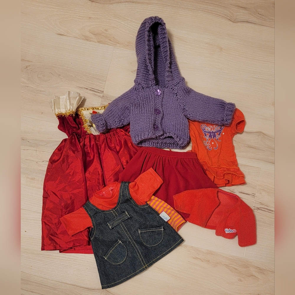 Assorted doll clothes